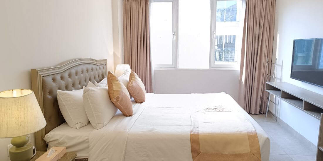 master_suite_twin_bed_room